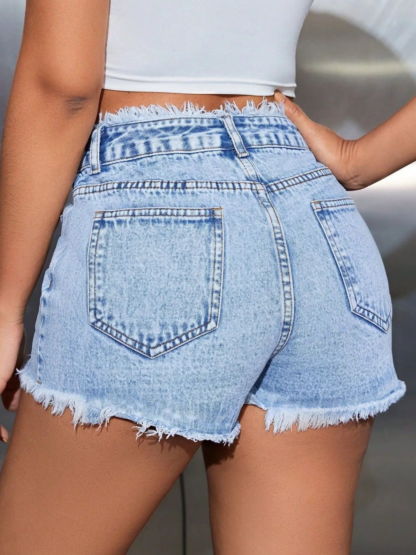 High Waisted Frayed Hem Denim Shorts - cas7m