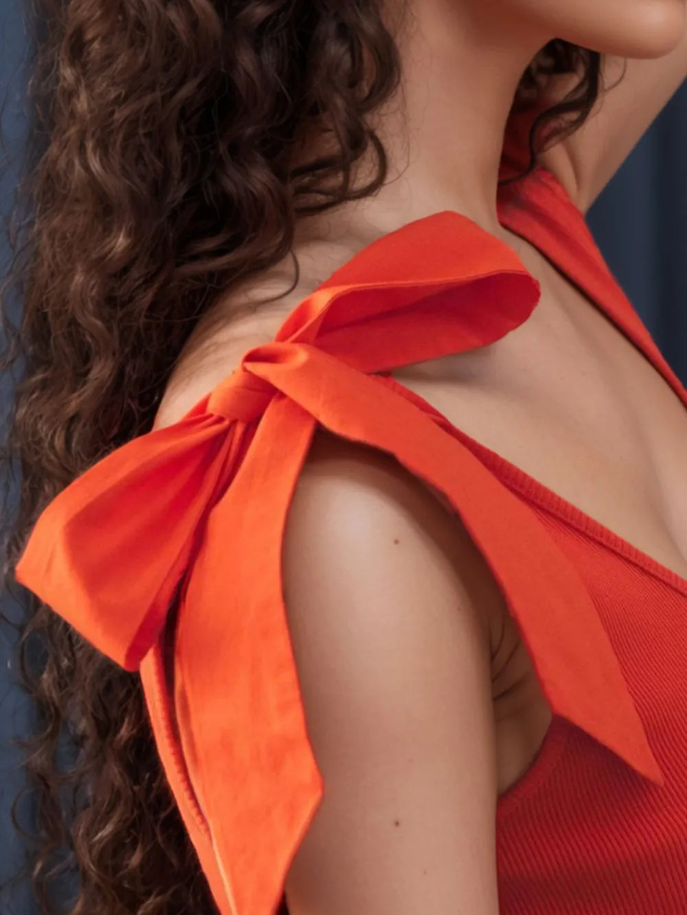 V-Neck Tie Shoulder Tank - cas7m