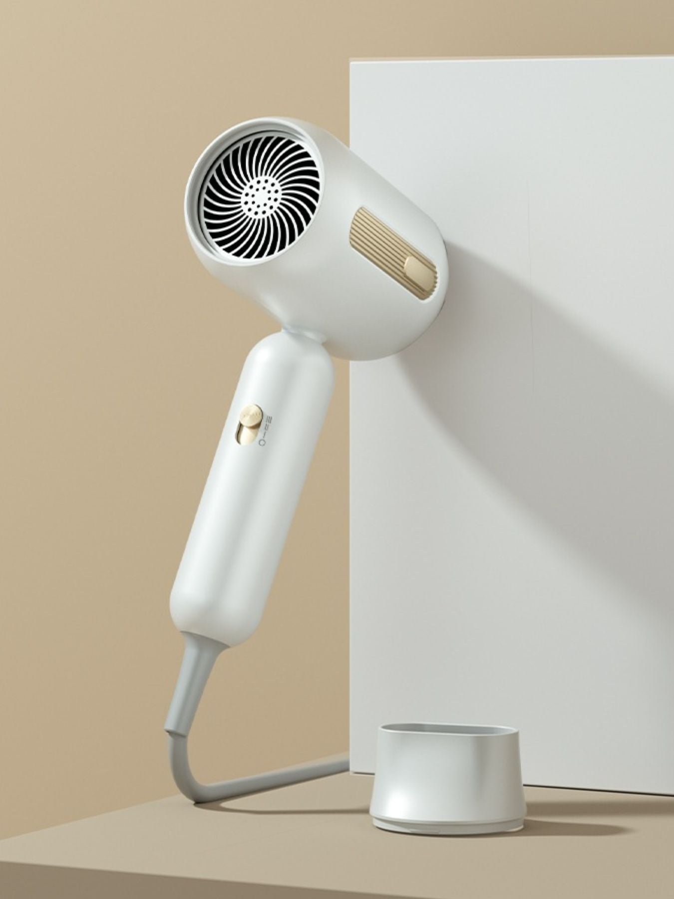 Pro Ionic Fast-Dry Hair Dryer: Salon-Style & Shine Anywhere - cas7m