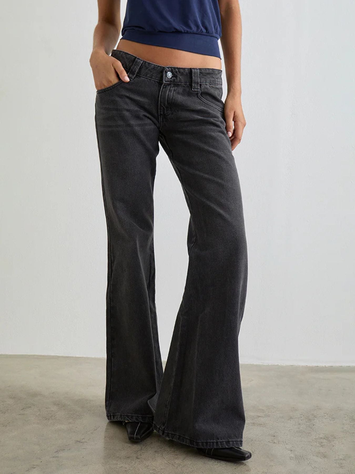 Low Rise Flare Leg Jeans - cas7m