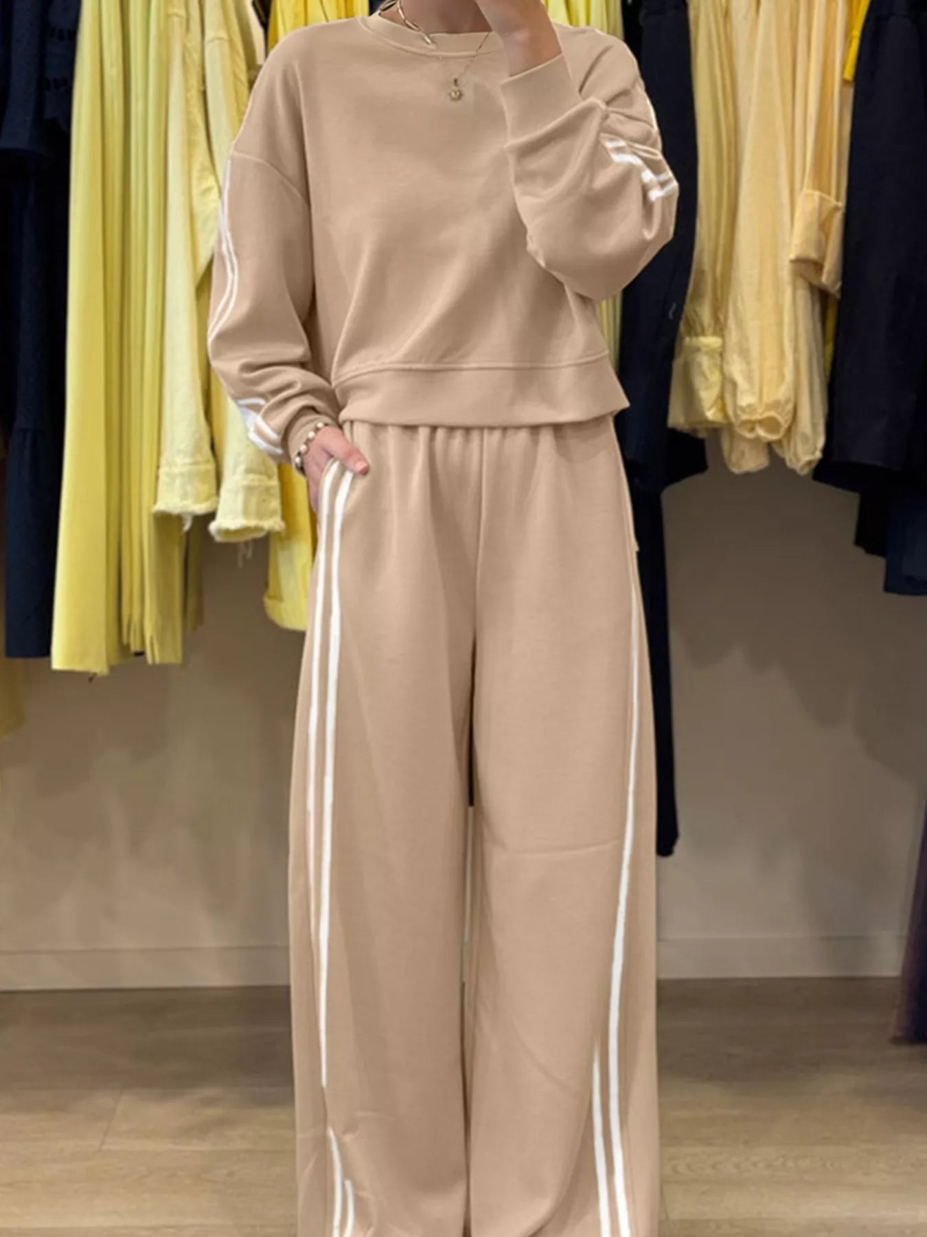 Striped Detail Crewneck Top and Elastic Sweatpants 2pcs Set - cas7m