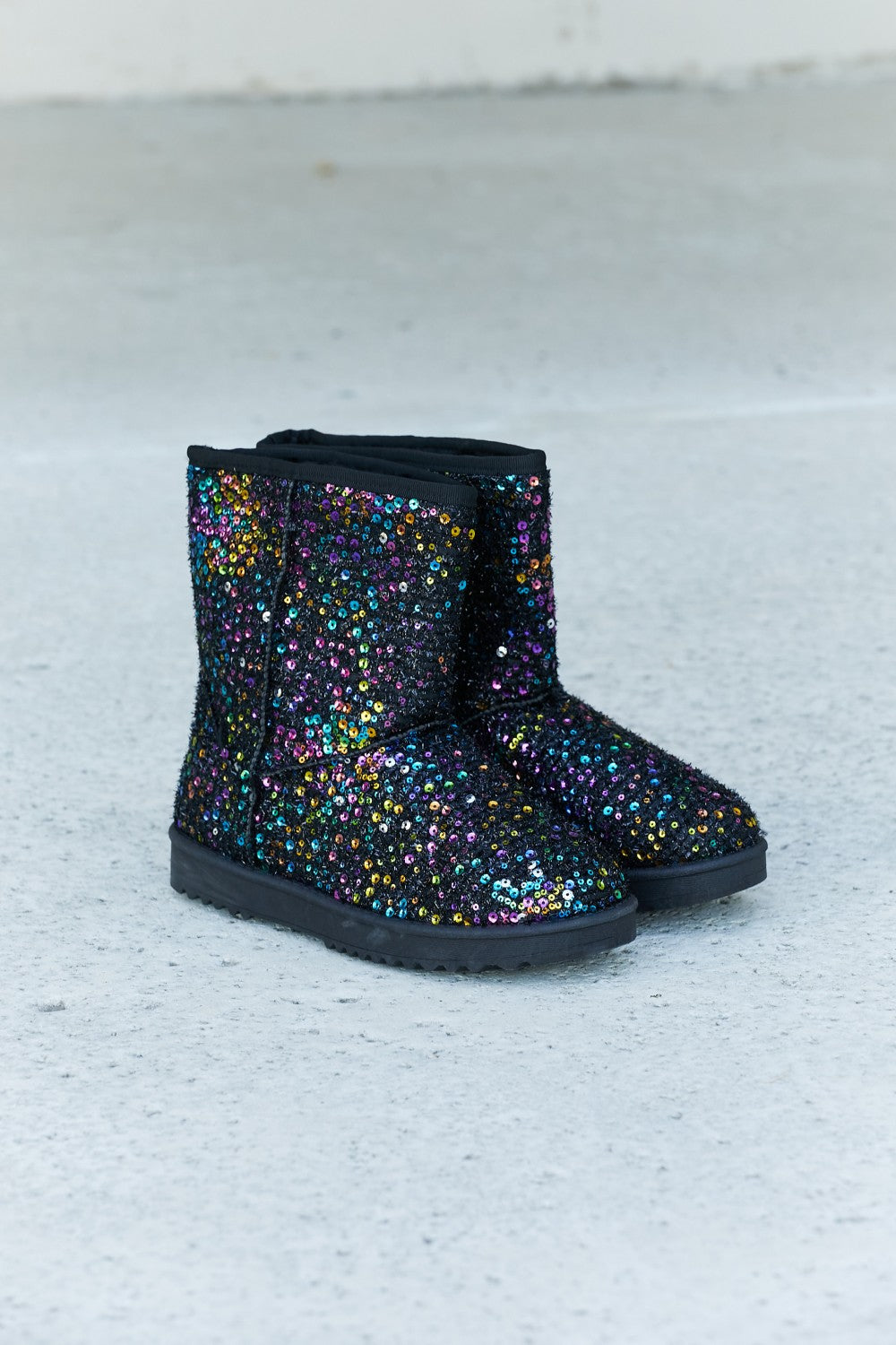 Forever Link Multicolored Sequin Snow Boots - cas7m