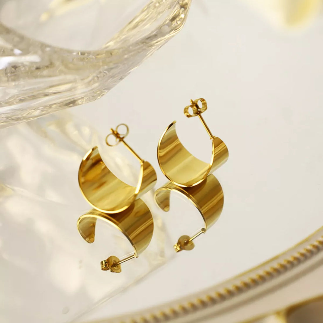 18K Gold-Plated Stud Earrings - cas7m