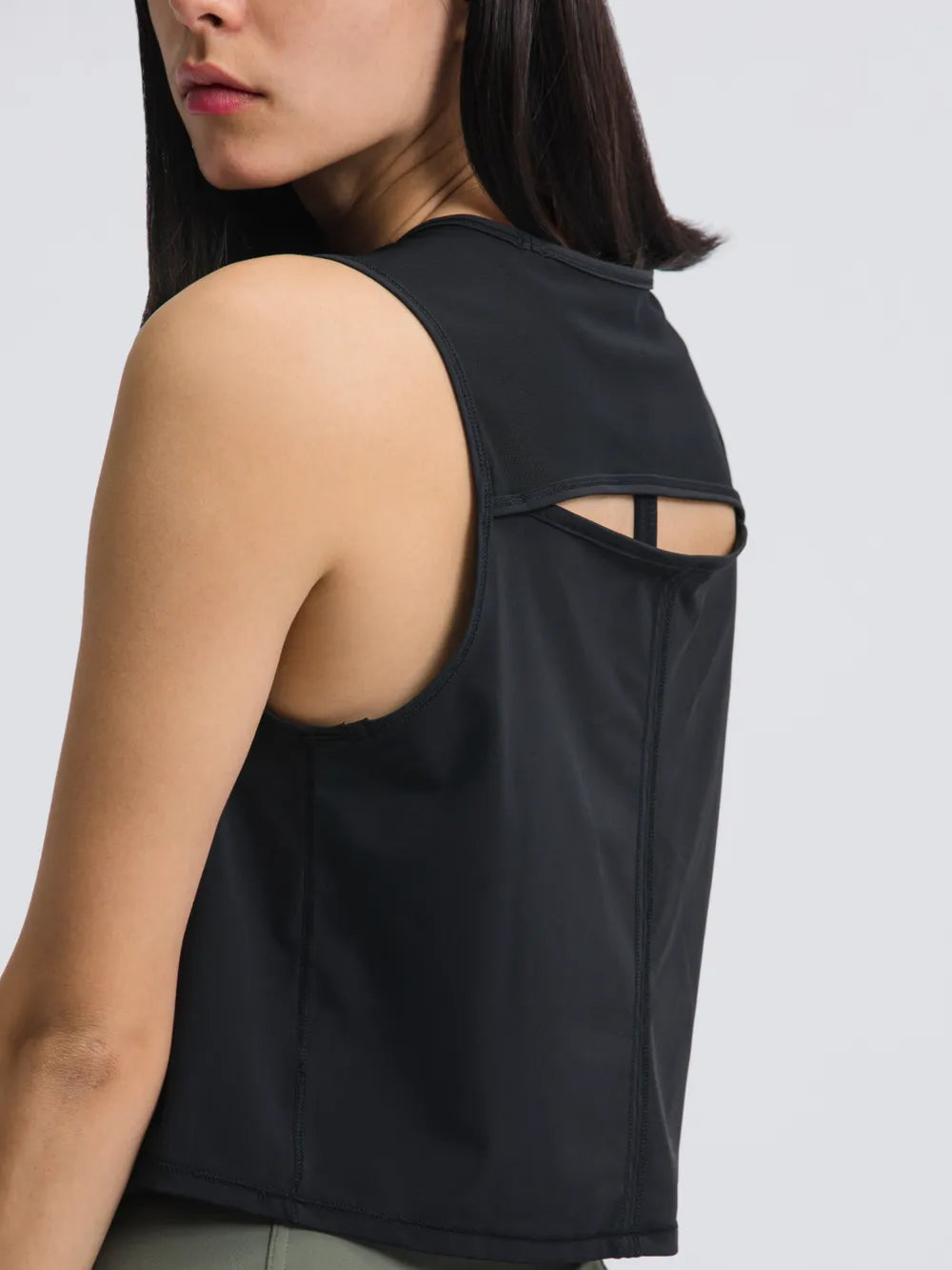 Millennia Round Neck Cropped Active Tank - cas7m