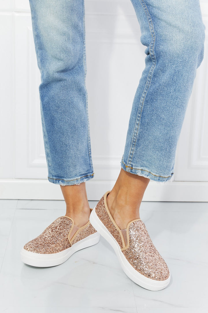 Fortune Dynamic City of Lights Glitter Slip-On Sneaker - cas7m