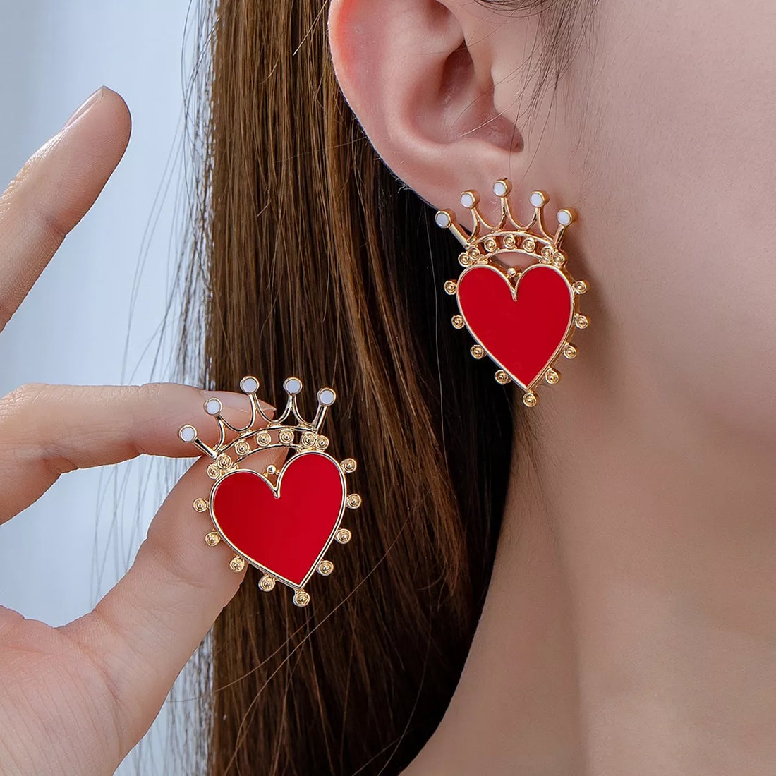 Crown Heart Stud Earrings - cas7m