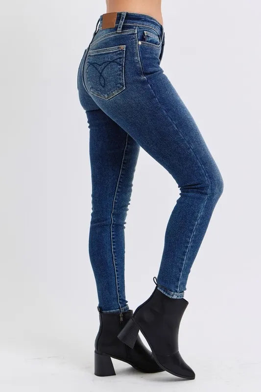 Judy Blue Full Size Run Mid-Rise Waist Skinny Jeans with Thermal Lining - cas7m