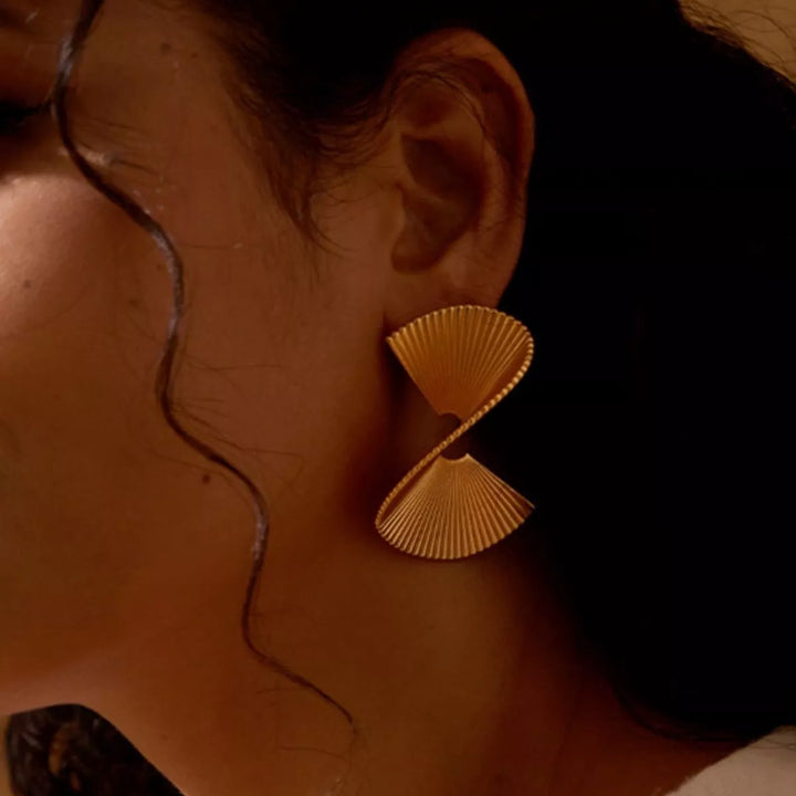 18K Gold-Plated Copper Fan-Shaped Earrings - cas7m