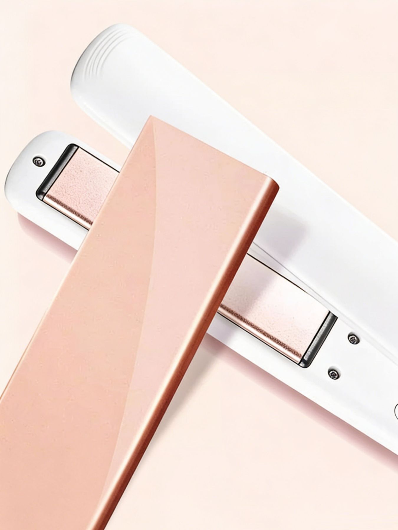QuickHeat Pro: Anti-Scald Hair Straightener with Ionic Care - cas7m