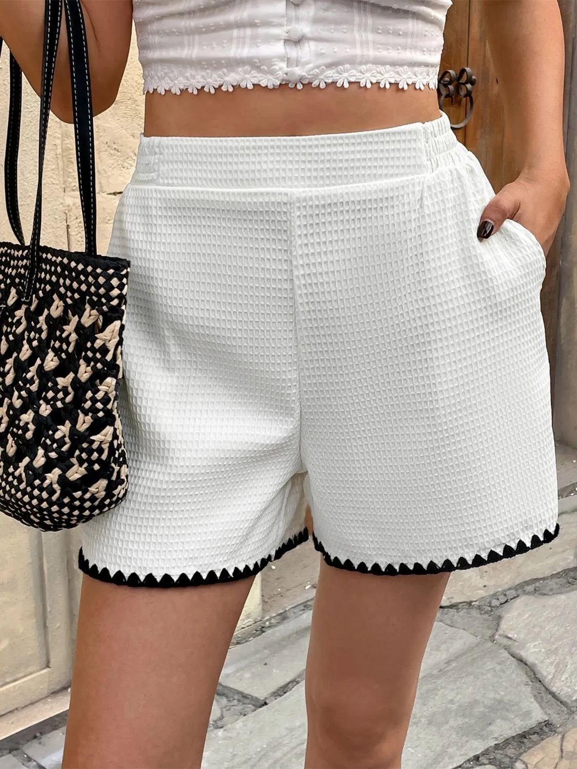 Contrast Trim Shorts with Pockets - cas7m