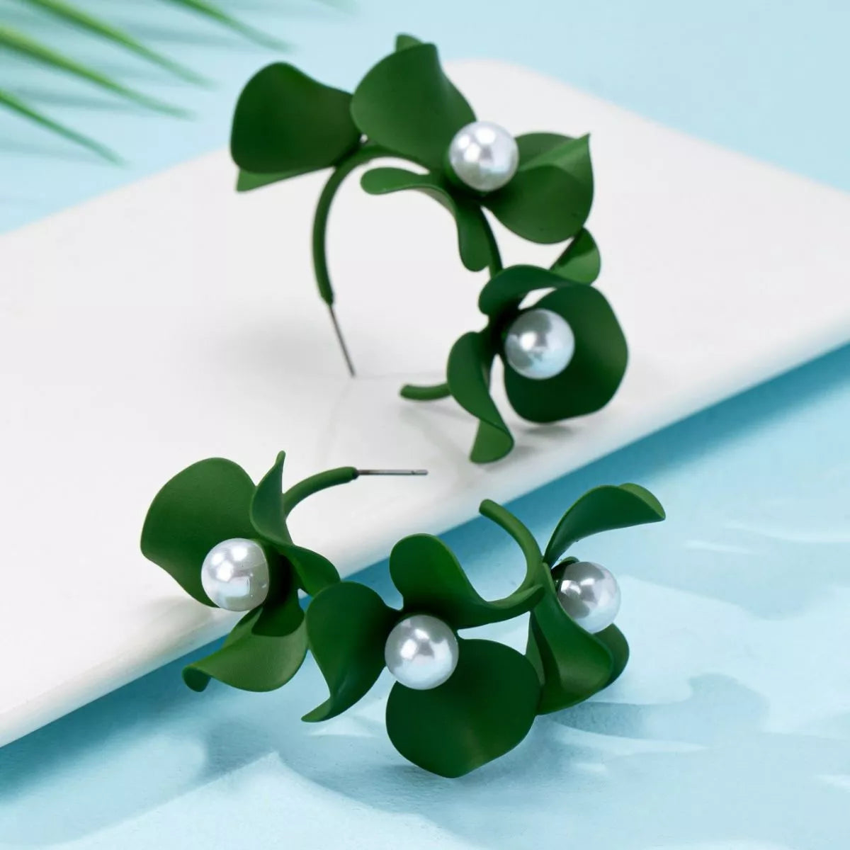 Floral Pearl Hoop Earrings - cas7m