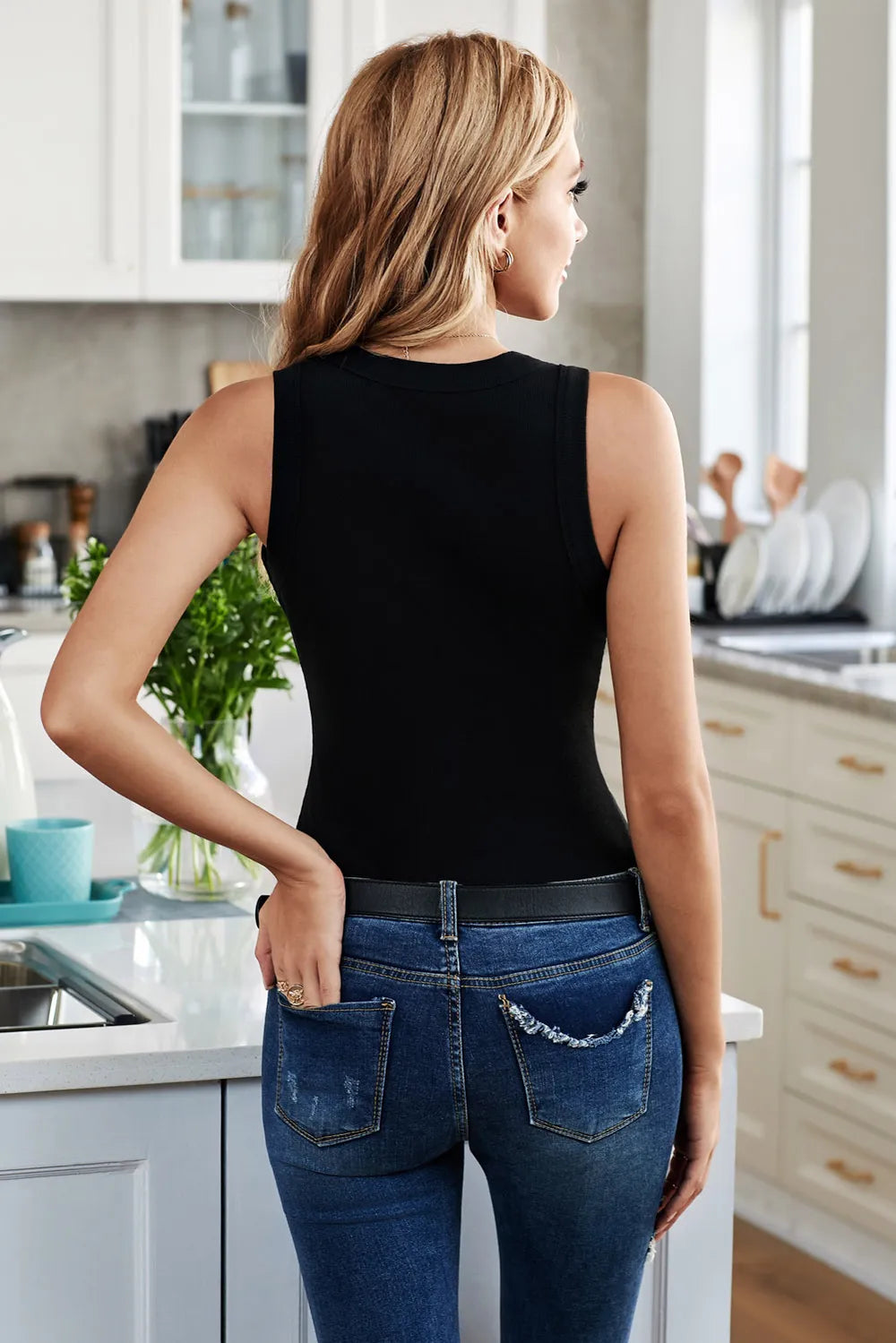 Solid Round Neck Tank - cas7m