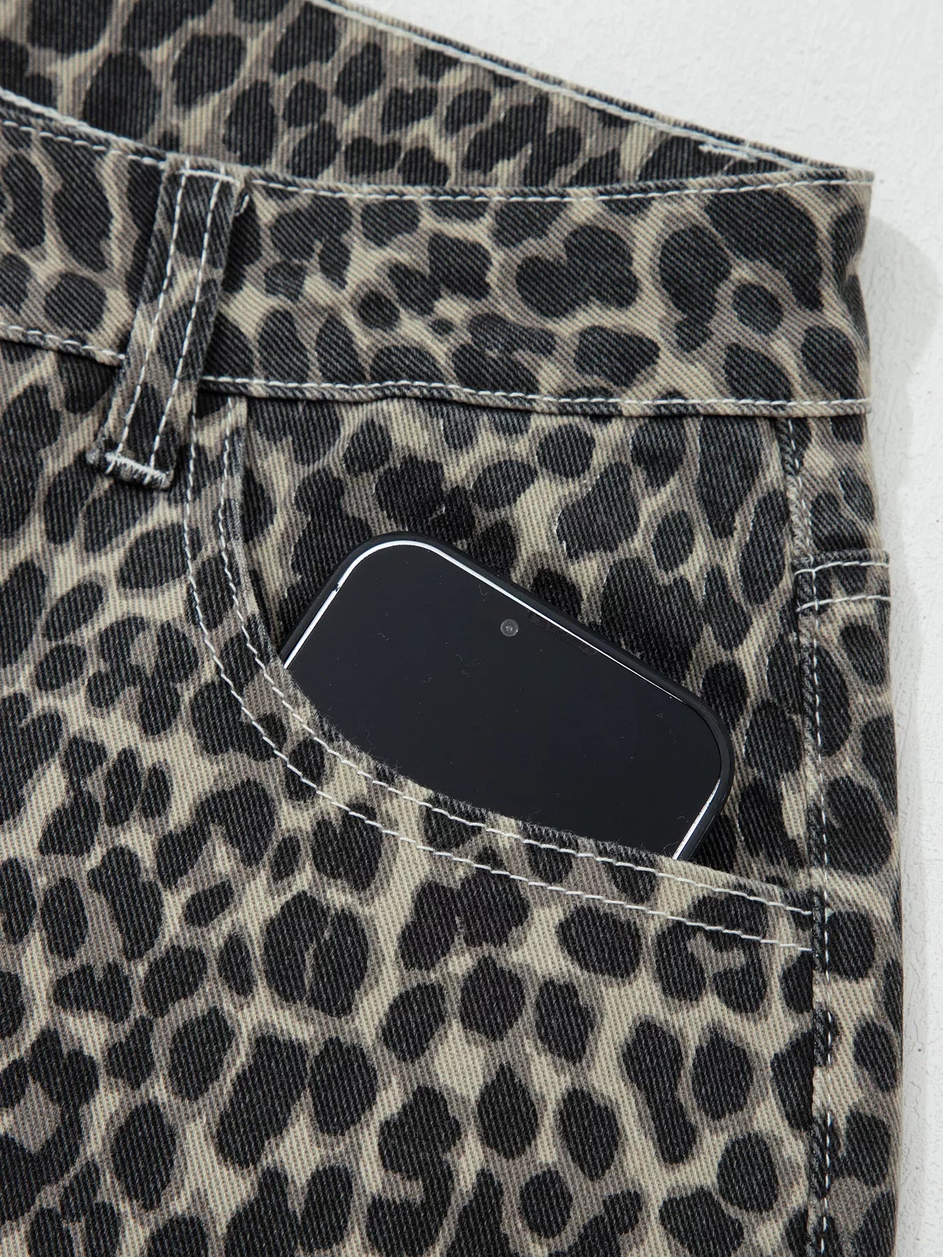 Leopard Print High Waist Barrel Jeans - cas7m