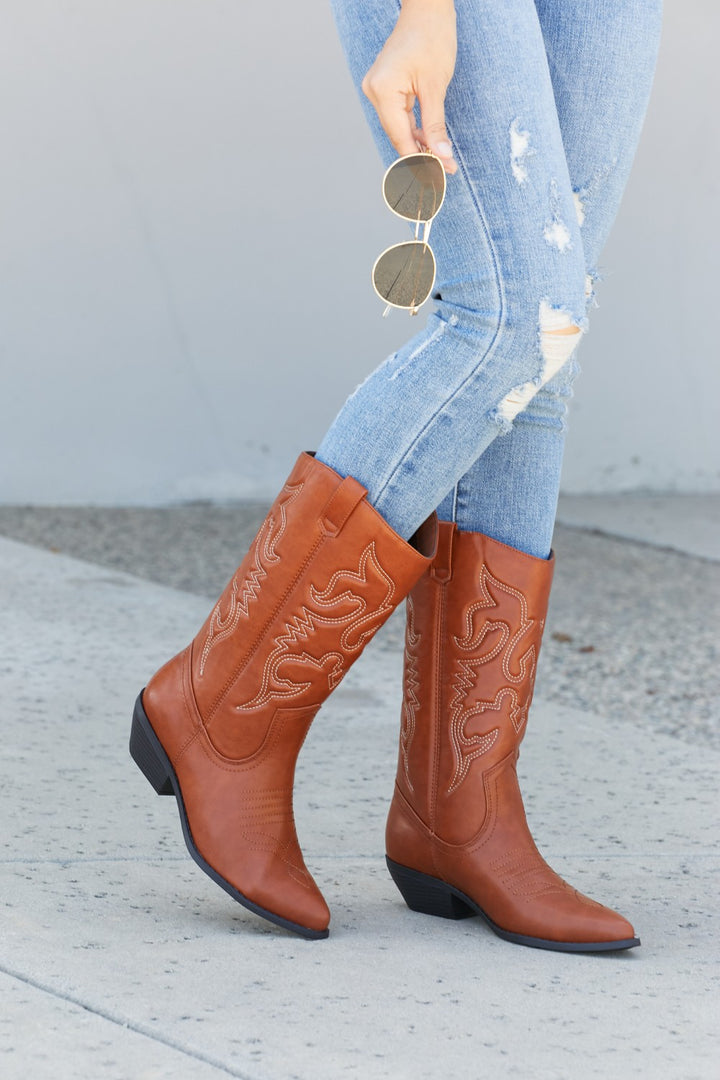 Fortune Dynamic Countryside Lane Mid-Calf Embroidered Cowboy Boots - cas7m