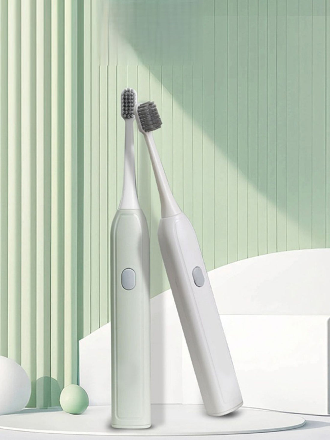 JetSet Smile: Portable Electric Toothbrush for Brilliant Oral Care - cas7m