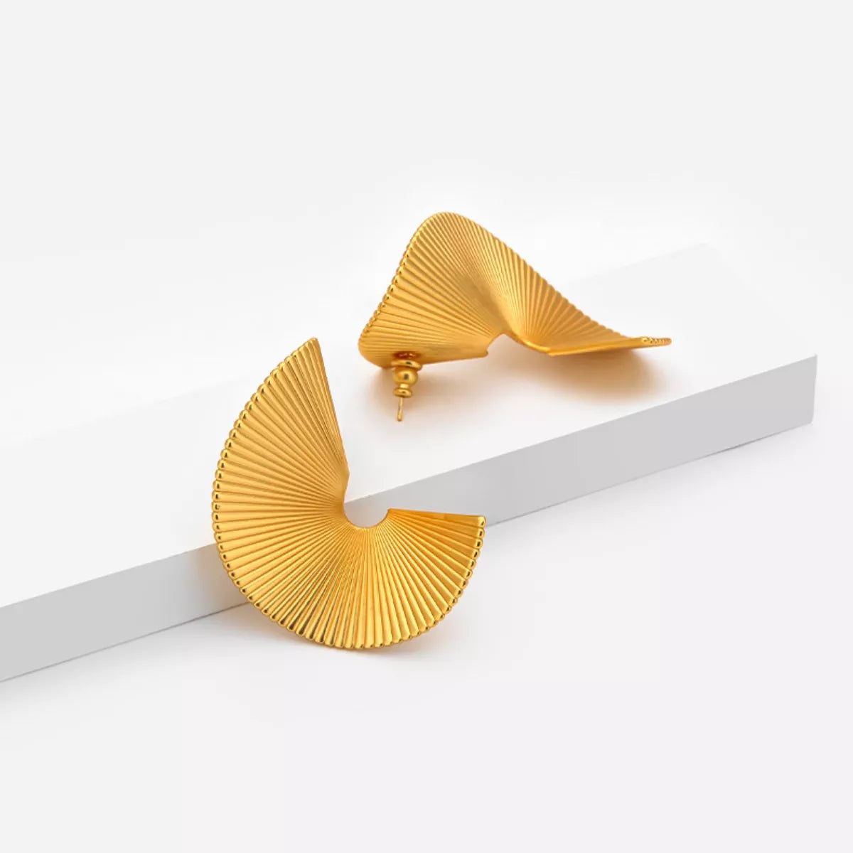 18K Gold-Plated Copper Fan-Shaped Earrings - cas7m