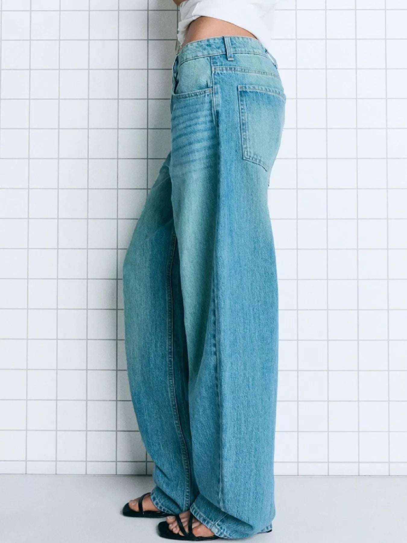 Wide Leg Washed Jeans - cas7m