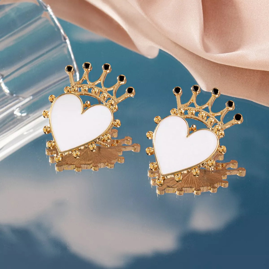 Crown Heart Stud Earrings - cas7m