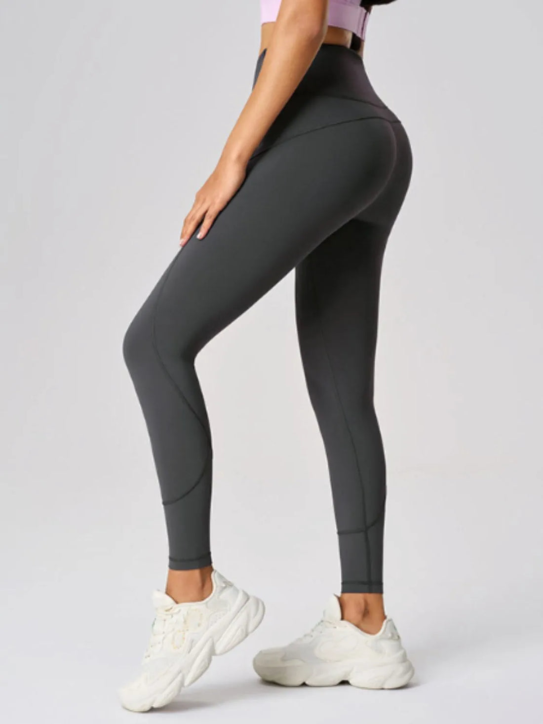 Pocket-Friendly Stretchy Nylon-Spandex Leggings - cas7m