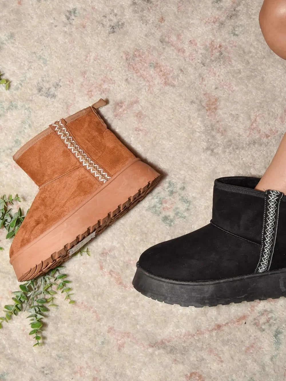 WILD DIVA Round Toe Platform Boots - cas7m