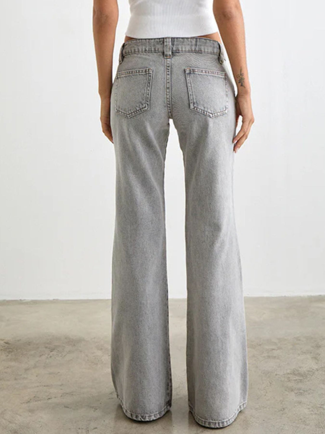 Low Rise Flare Leg Jeans - cas7m