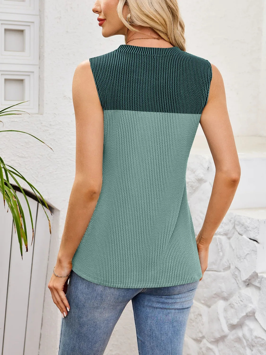 Textured Round Neck Tank - cas7m