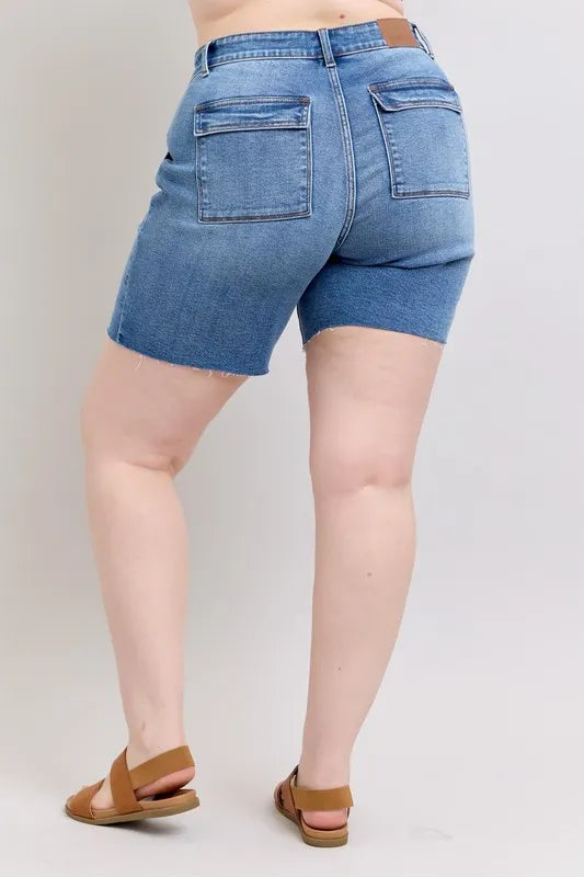 Judy Blue Full Size Mid Rise Bermudas Denim Shorts W/ Back Flap Pockets Plus Size - cas7m