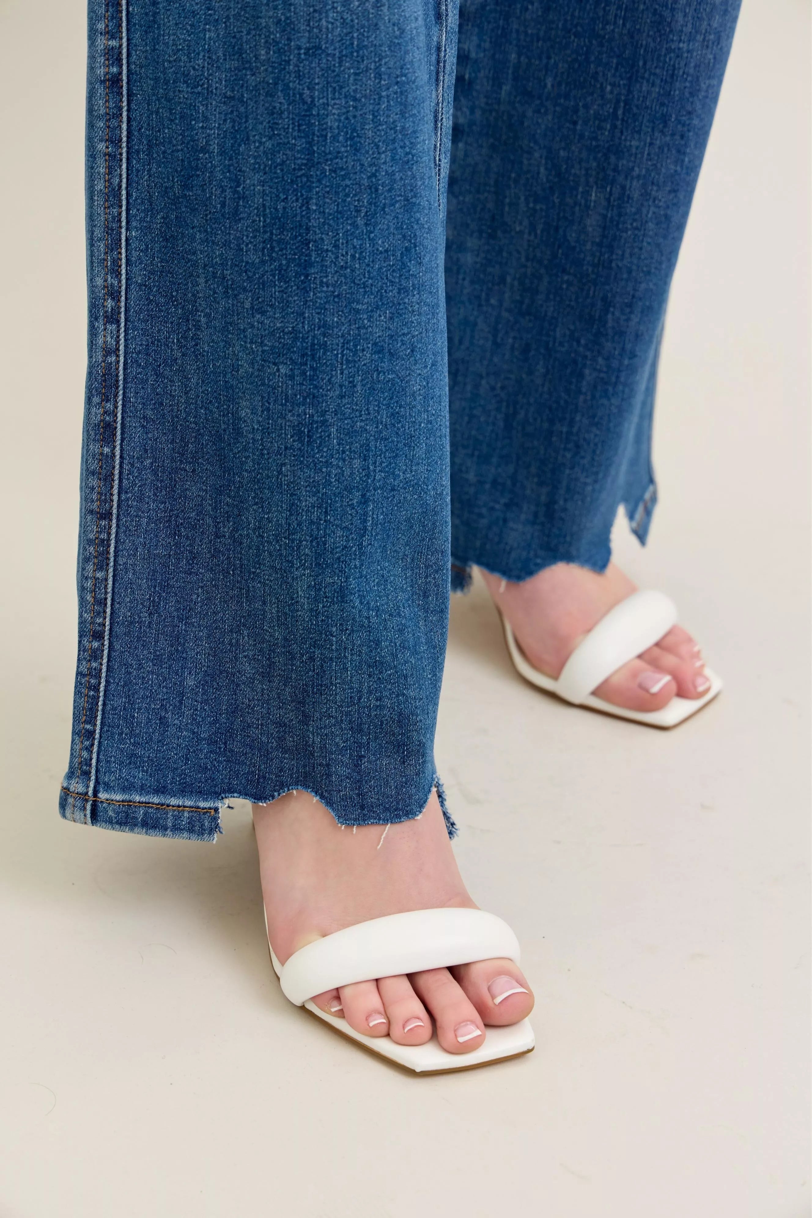 Judy Blue Full Size High Waist Tummy Control Chew Hem Destroy Wide Jeans Plus Size - cas7m