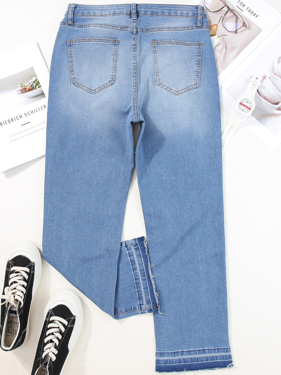 Whiskered Wash Raw Hem Cropped Jeans - cas7m
