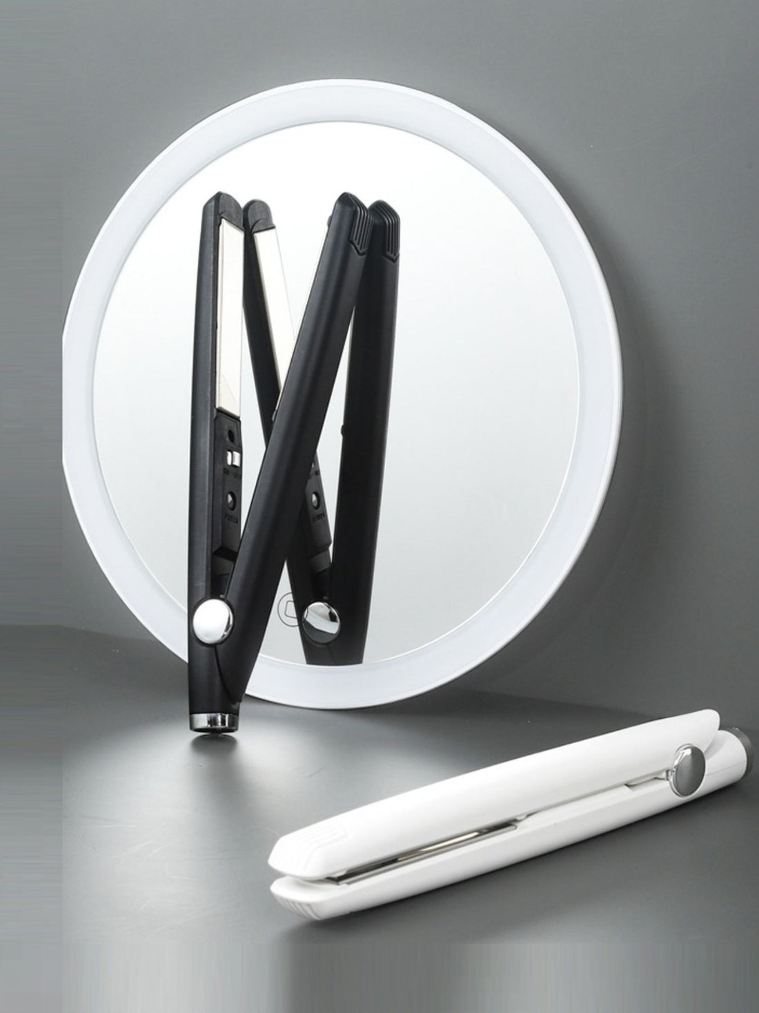 ProSalon Ceramic Hair Straightener: Sleek, Glossy Results Anytime - cas7m