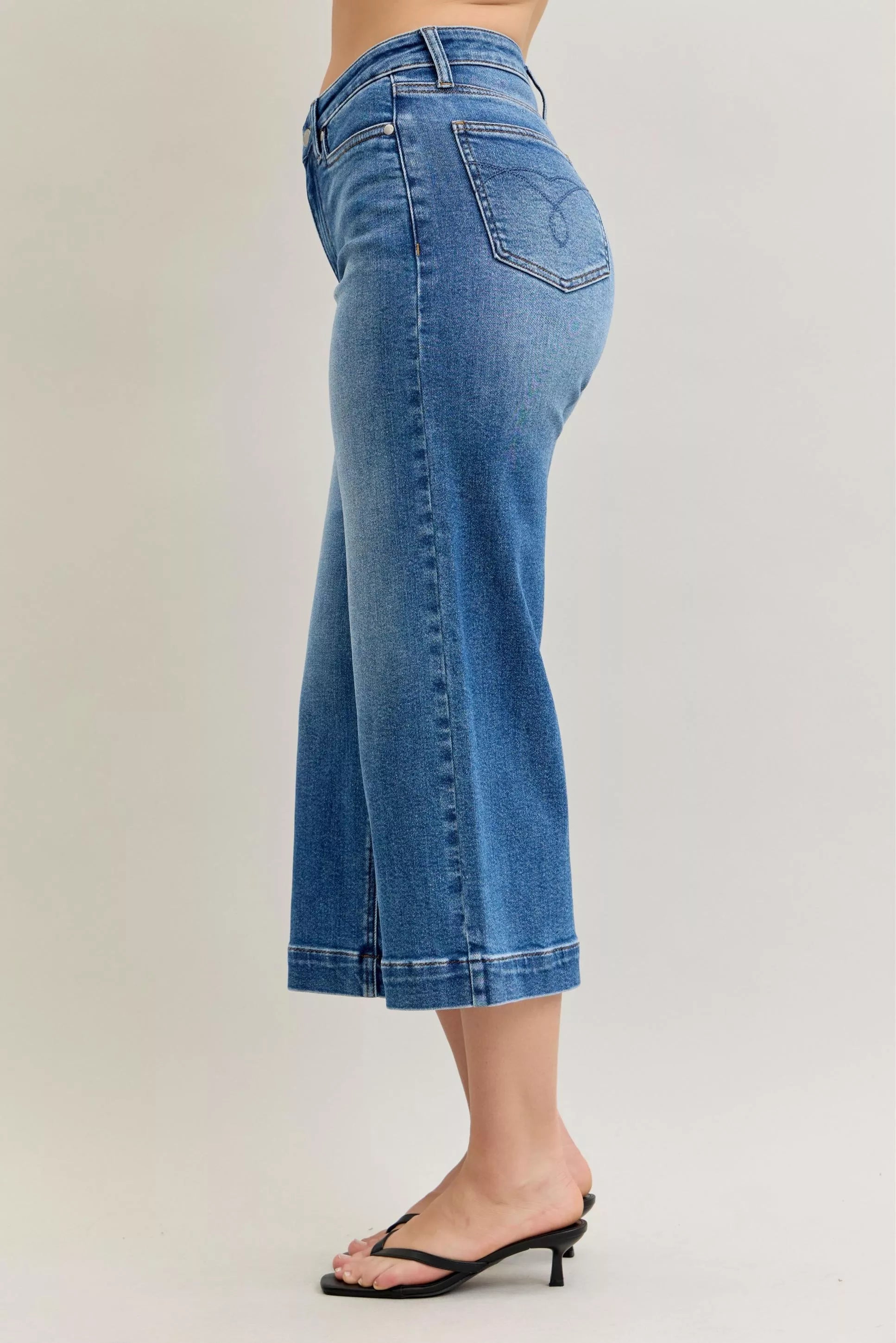 Judy Blue Mid Rise Crop Wide Leg Jeans - cas7m