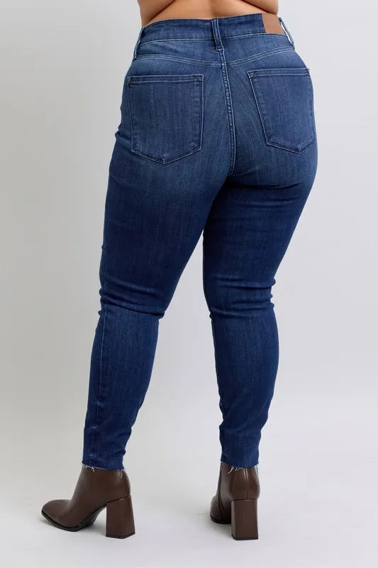 Judy Blue Full Size Mid Rise Skinny Jeans with Raw Hem Plus Size - cas7m