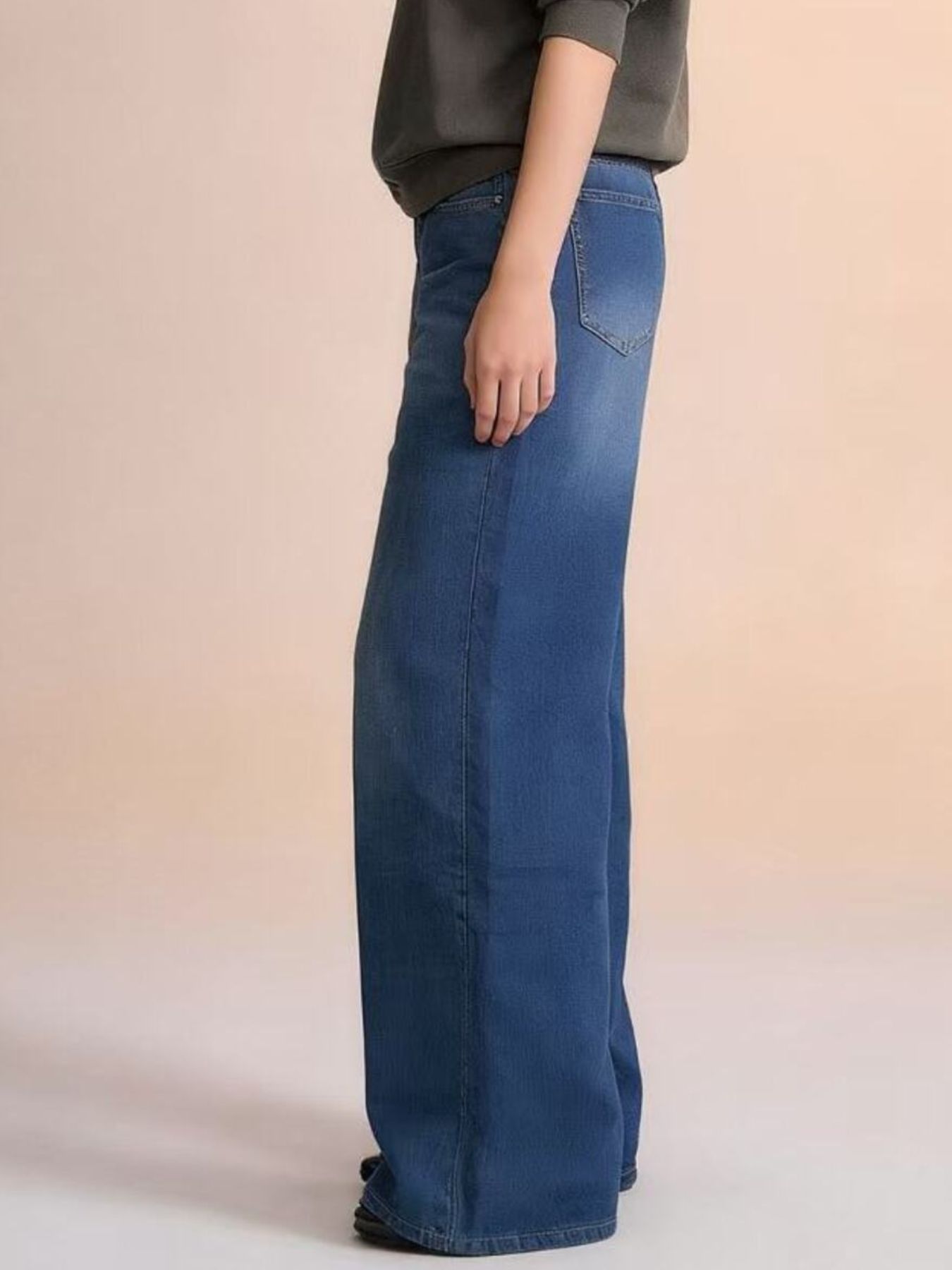 High-Waisted Wide Leg Jeans - cas7m