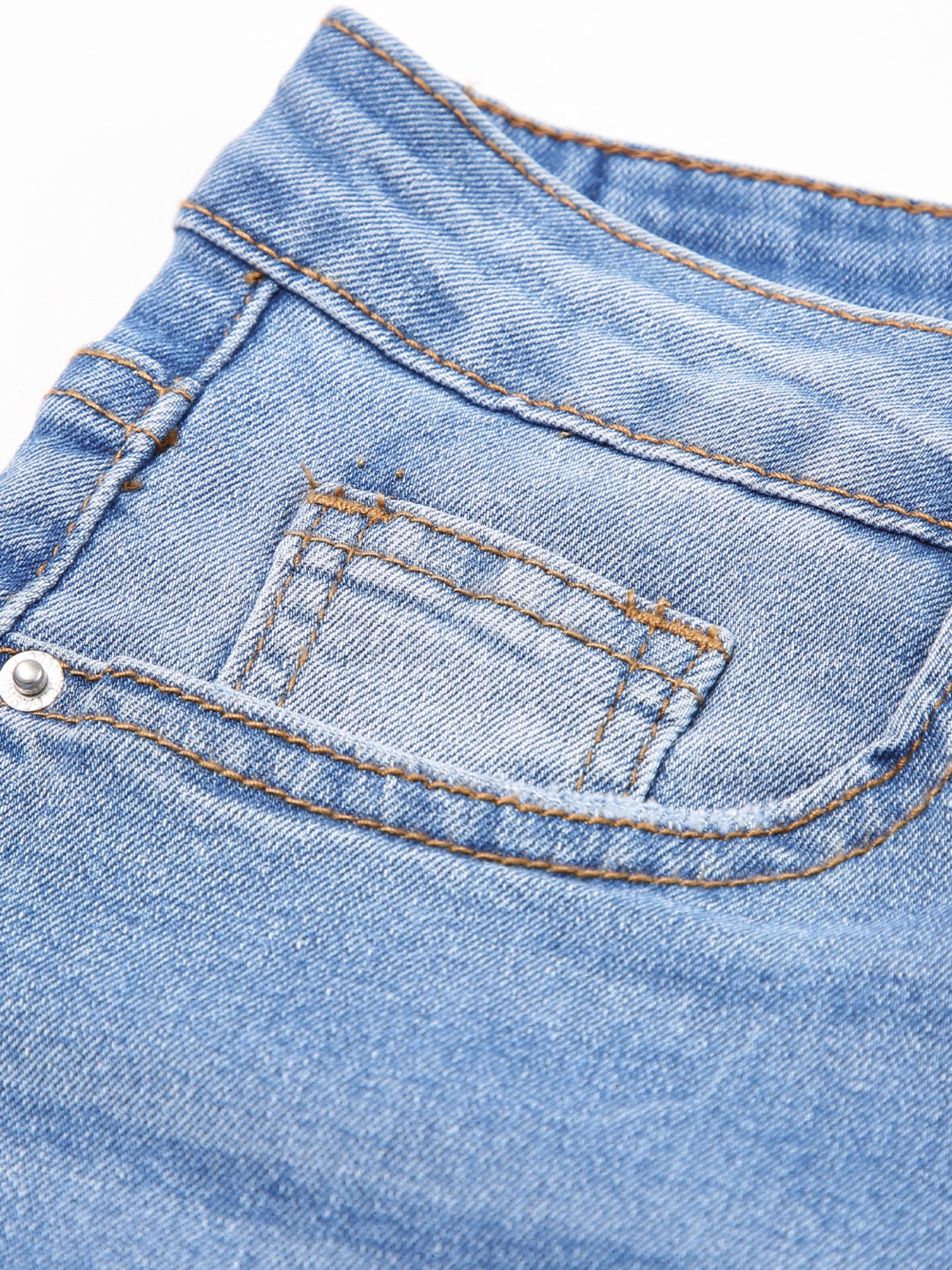 Whiskered Wash Raw Hem Cropped Jeans - cas7m