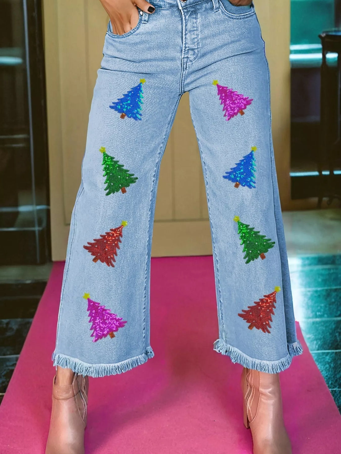 Colorful Sequin Christmas Tree Patched Raw Hem Cropped Wide Leg Jeans - cas7m