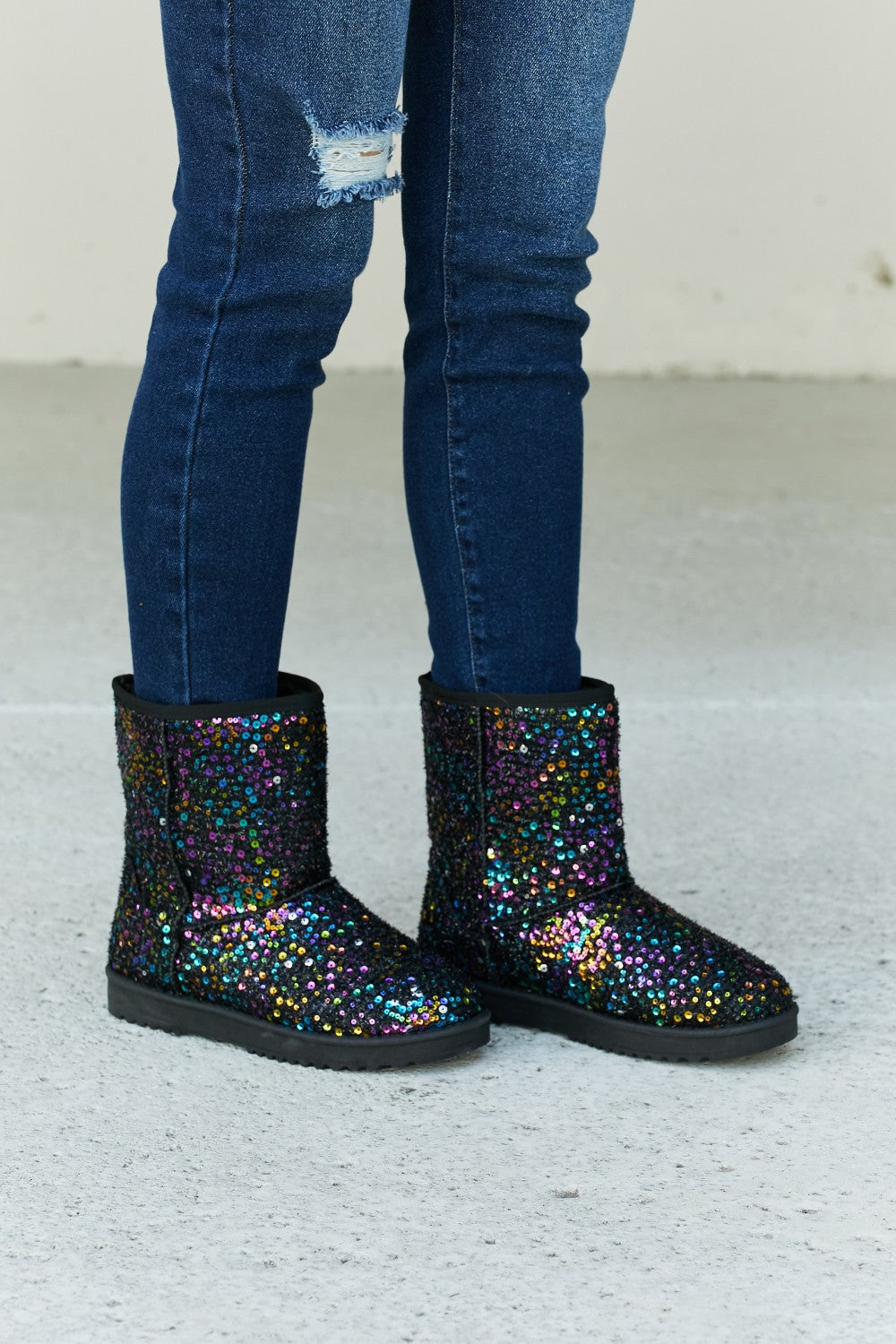 Forever Link Multicolored Sequin Snow Boots - cas7m