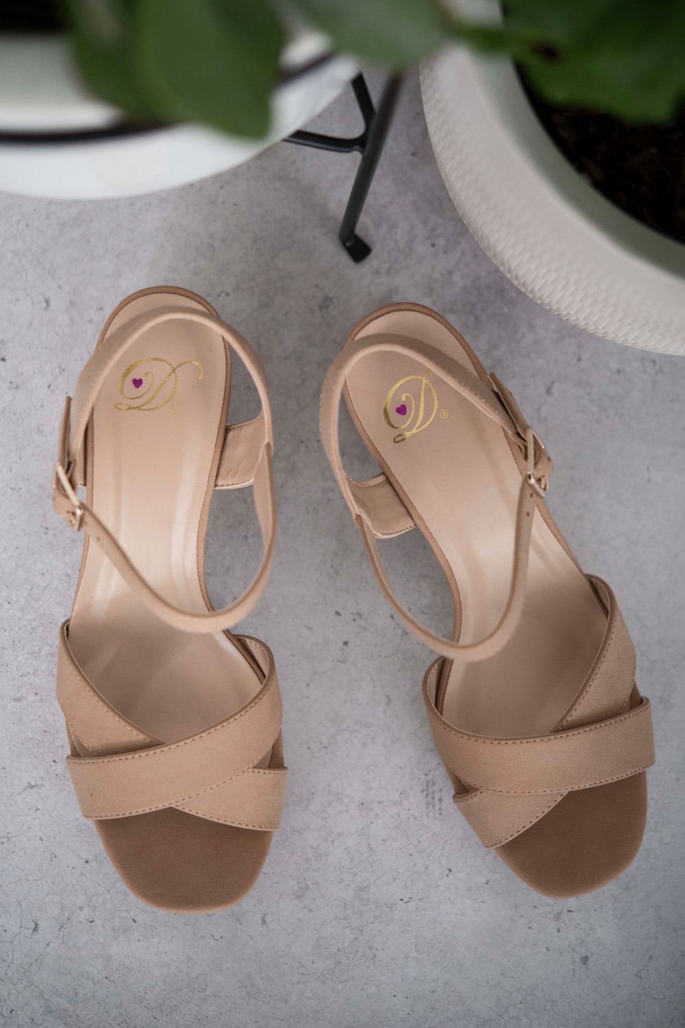 Fortune Dynamic Genuine Joy Crisscross Block Heel Sandals - cas7m
