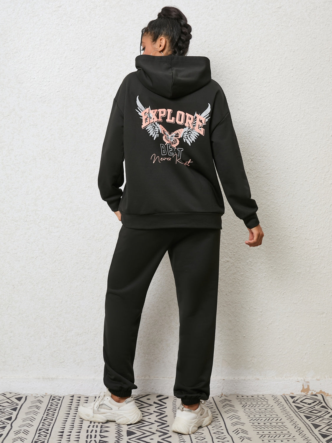 Graphic Hoodie and Sweatpants Set - cas7m
