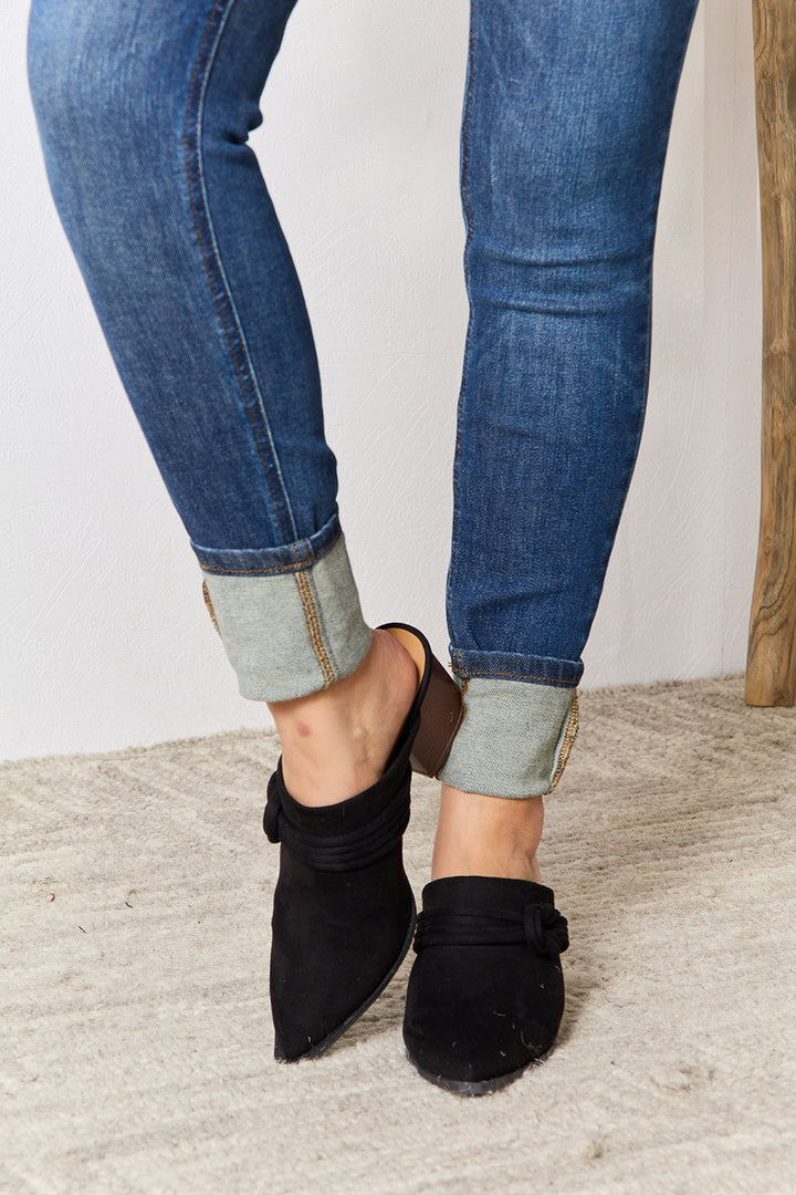East Lion Corp Pointed-Toe Braided Trim Mules - cas7m