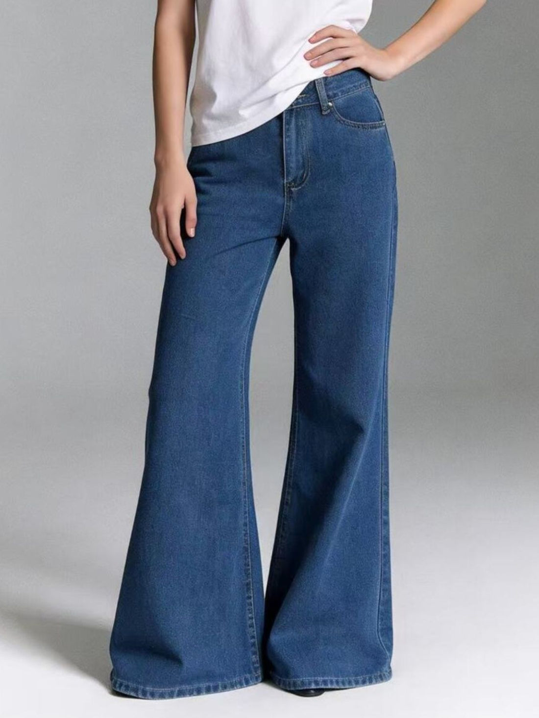 High-Waisted Flare Leg Jeans - cas7m