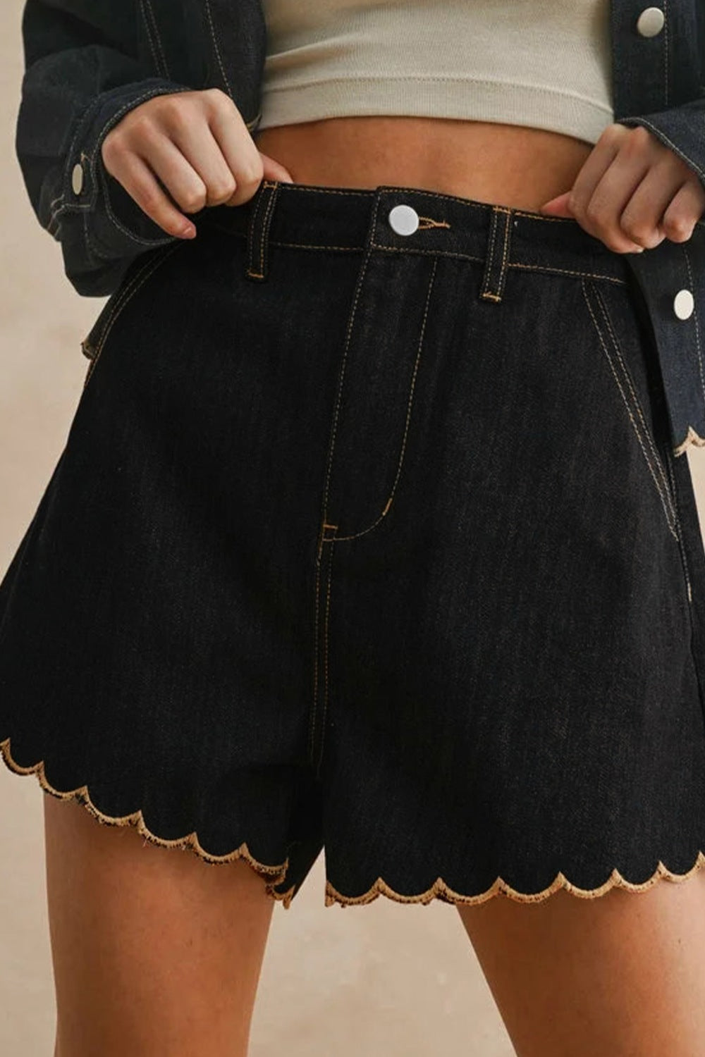 Scalloped Hem Denim Shorts - cas7m