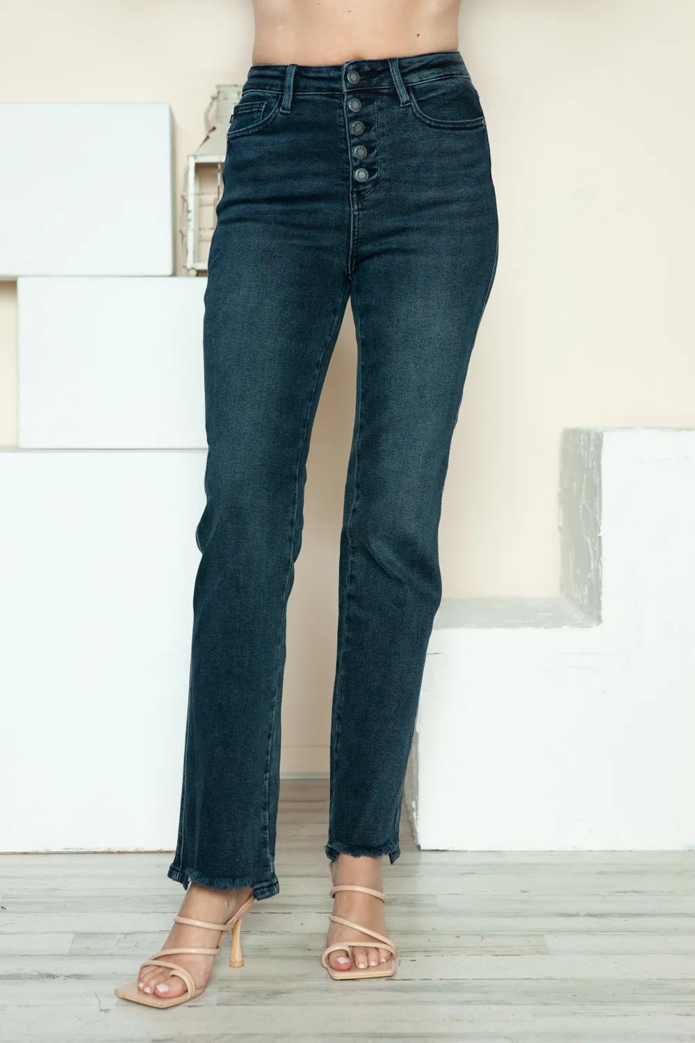 Judy Blue Full Size Button Fly Hem Destroy Straight Jeans - cas7m