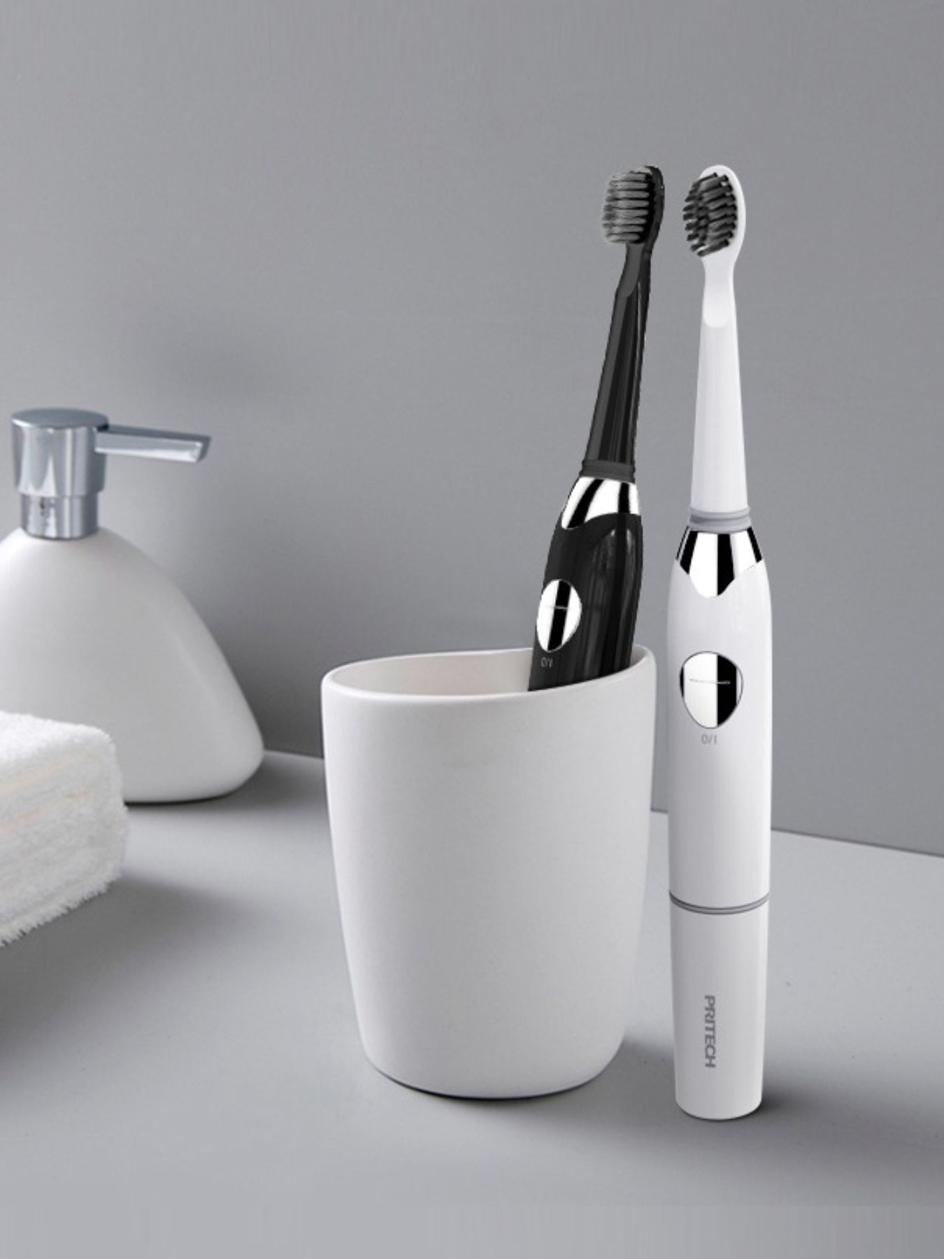 UltraClean  Electric Toothbrush with Long Battery Life - cas7m