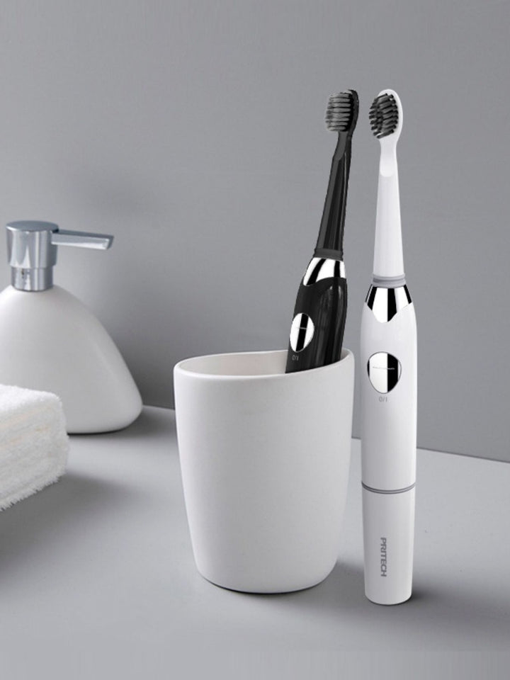 UltraClean  Electric Toothbrush with Long Battery Life - cas7m