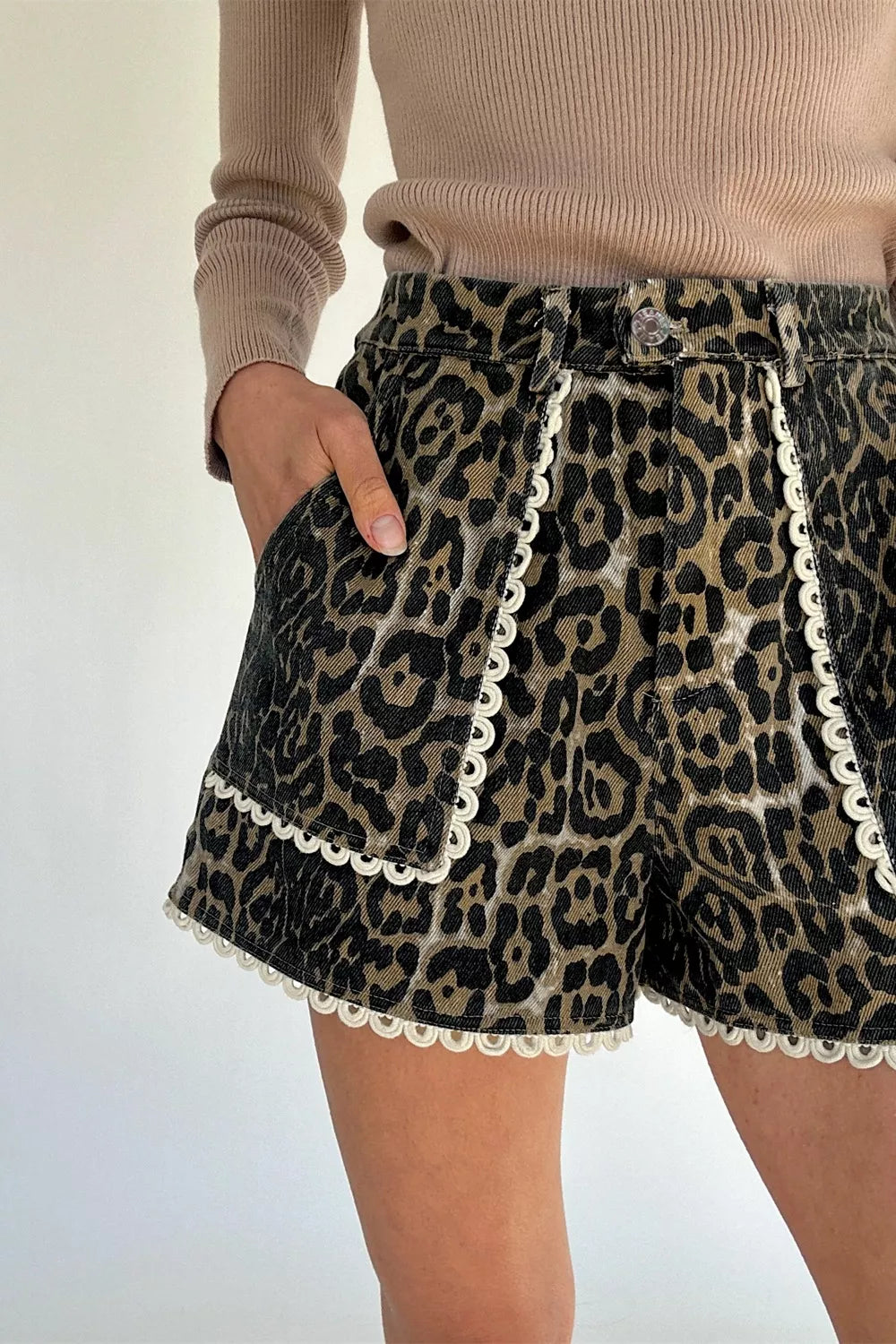 Lace Trim Leopard Denim Shorts - cas7m
