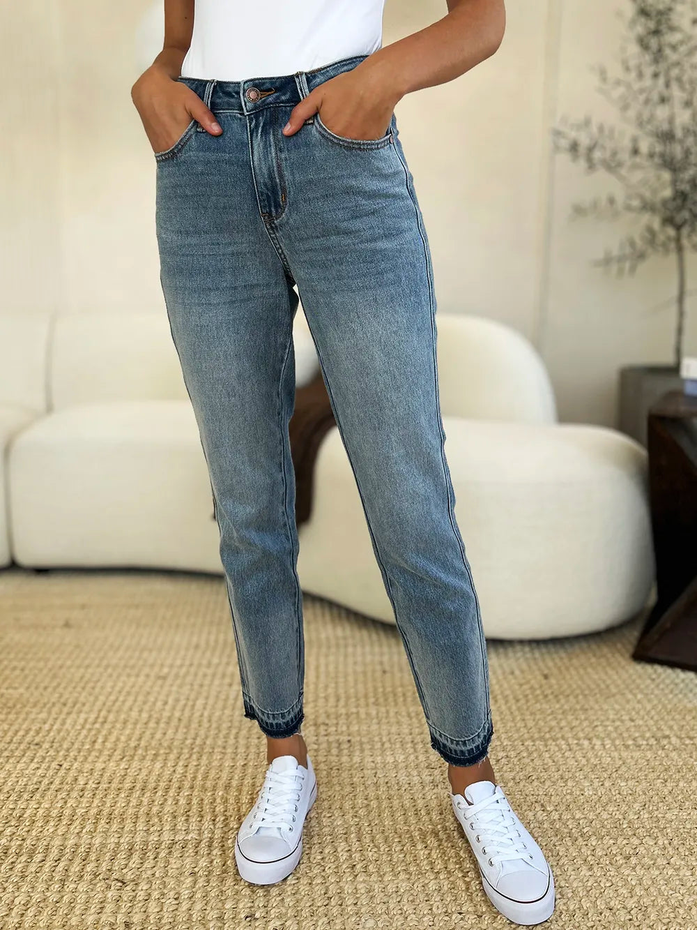 Judy Blue Full Size Mid Rise Rigid Magic Release Hem Jeans - cas7m
