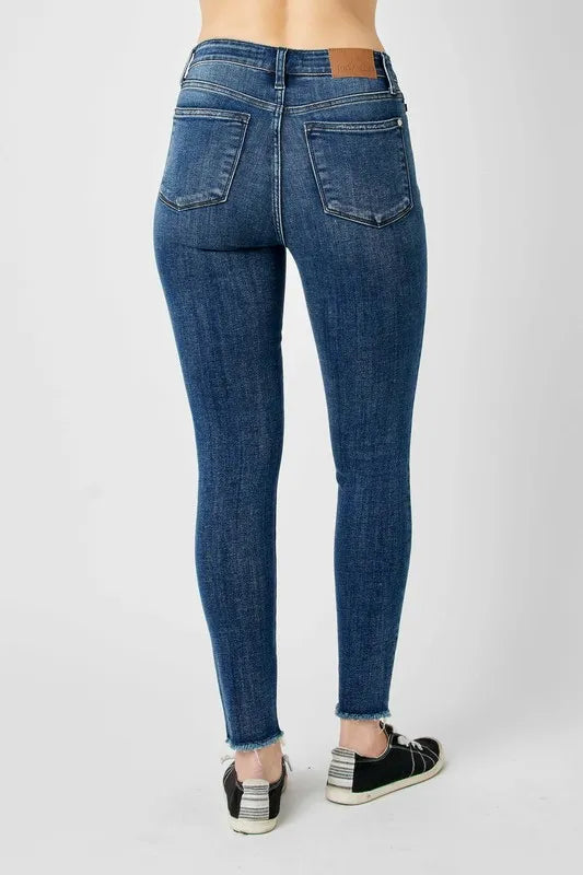 Judy Blue Full Size  High Waist Distressed Skinny Jeans - cas7m