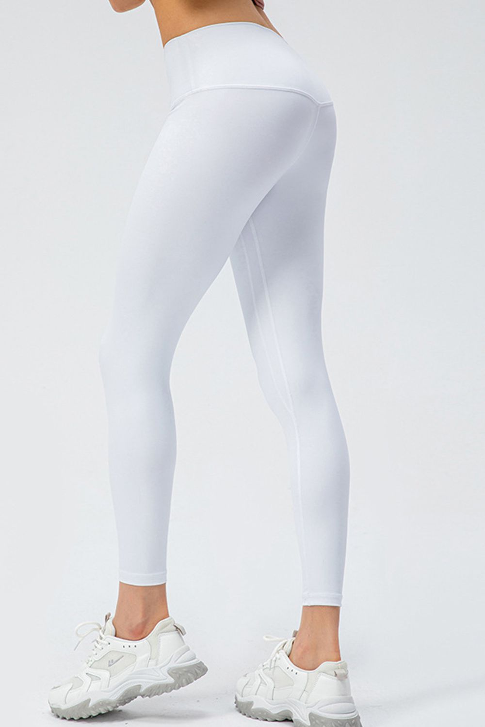 Sporty Breathable Slim Fit Leggings - High Stretch Nylon Blend - cas7m