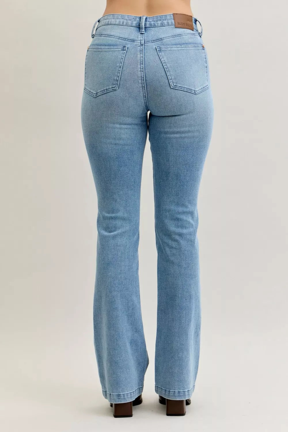 Judy Blue Full Size Mid Rise Bootcut Jeans with Contrast Wash & Front Patch Pockets Plus Size - cas7m