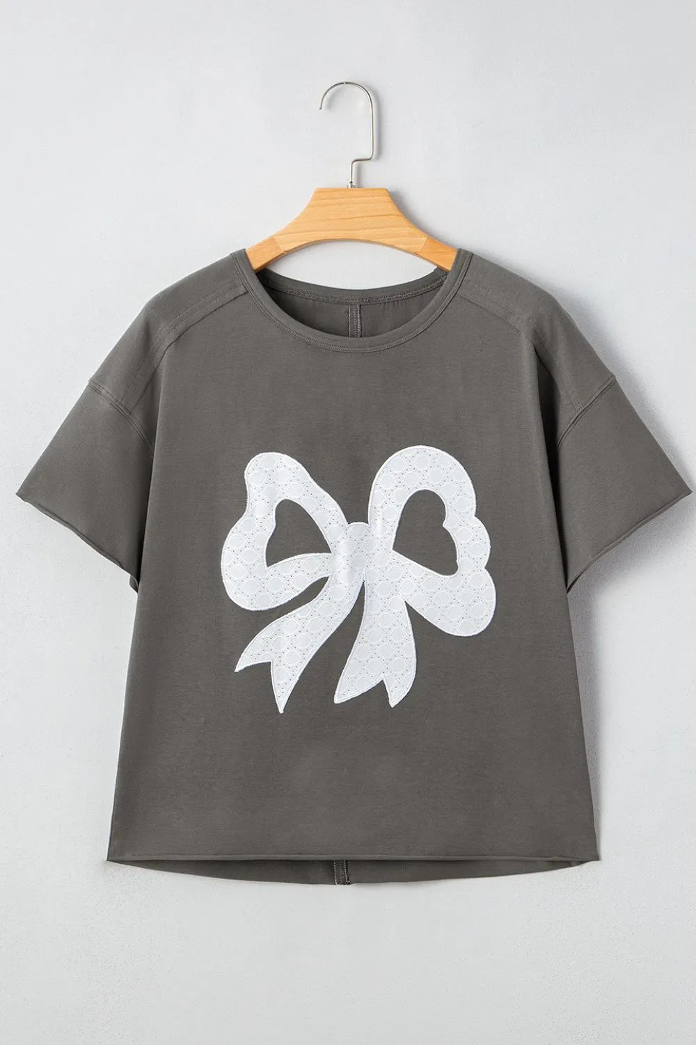 Bow Graphic Short Sleeve T-Shirt - cas7m